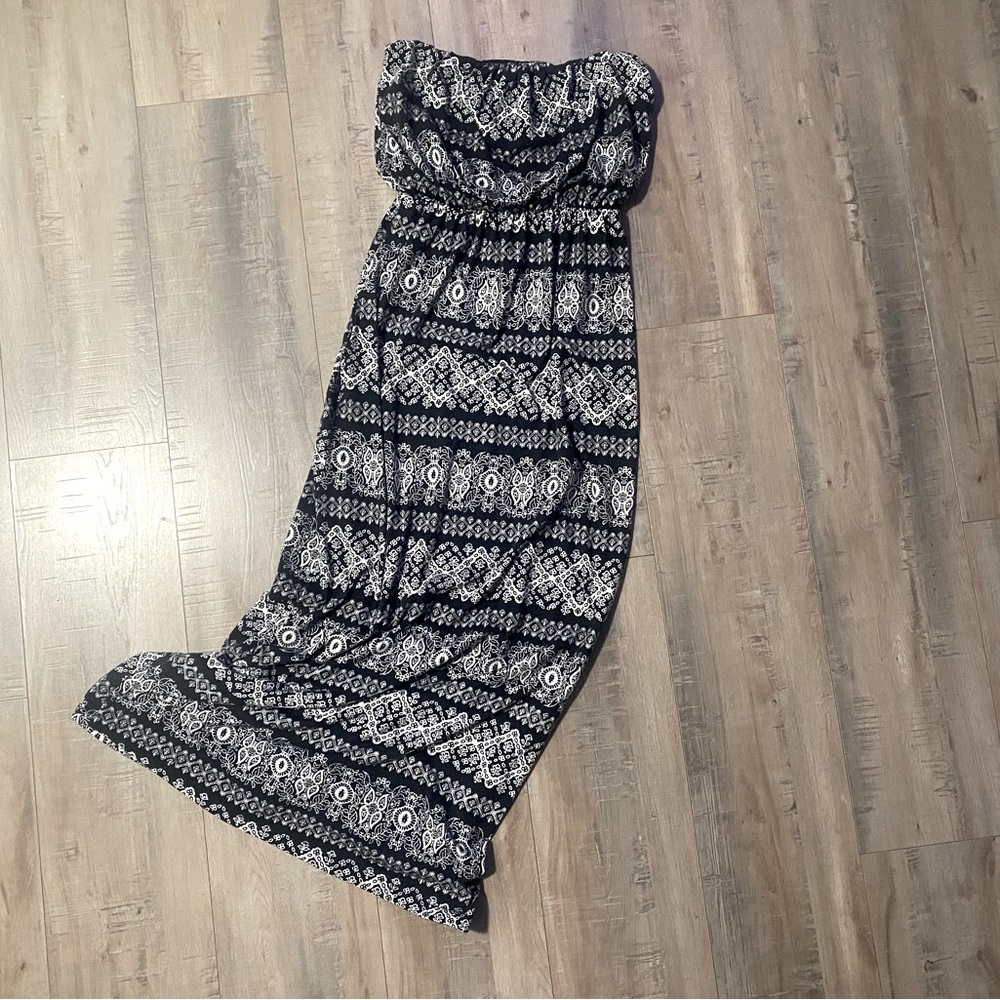 DELIRIOUS Strapless Maxi Dress